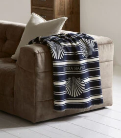 Plaid, Deken Gestreept Schelp - Shoreline - Donkerblauw - 170x130 CM 5 Plaid, Deken Gestreept Schelp - Shoreline - Donkerblauw - 170x130 CM -Huisdecoratie 0958e8b7bccf4334bf48cfc1ee1441d8
