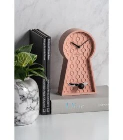 Karlsson Tafelklok Pendulum - Roze - 25x14x25cm -Huisdecoratie 7a994043570741479081417837c31d56