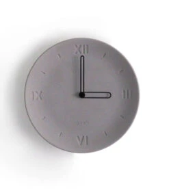 ANTAN - Witte Handen Betonnen Klok