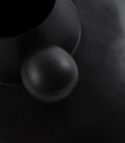 Exclusive Kita Vaas - Aluminium - Zwart - 20x22x22 -Huisdecoratie d9f9527d5f8443bcbaf99178c57eb411