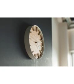 Yamazaki Wall Clock - Rin - Beige -Huisdecoratie f33da15c41894b03ba08cd7a3c3af2d3