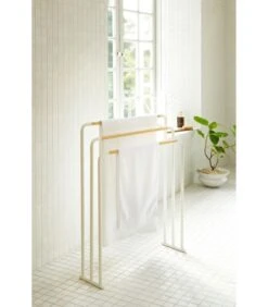 Yamazaki Bath Towel Hanger - Plain - White -Huisdecoratie f60a458fff27476384decc233429301f